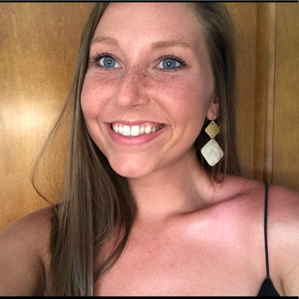 Meet your Posher, Julia